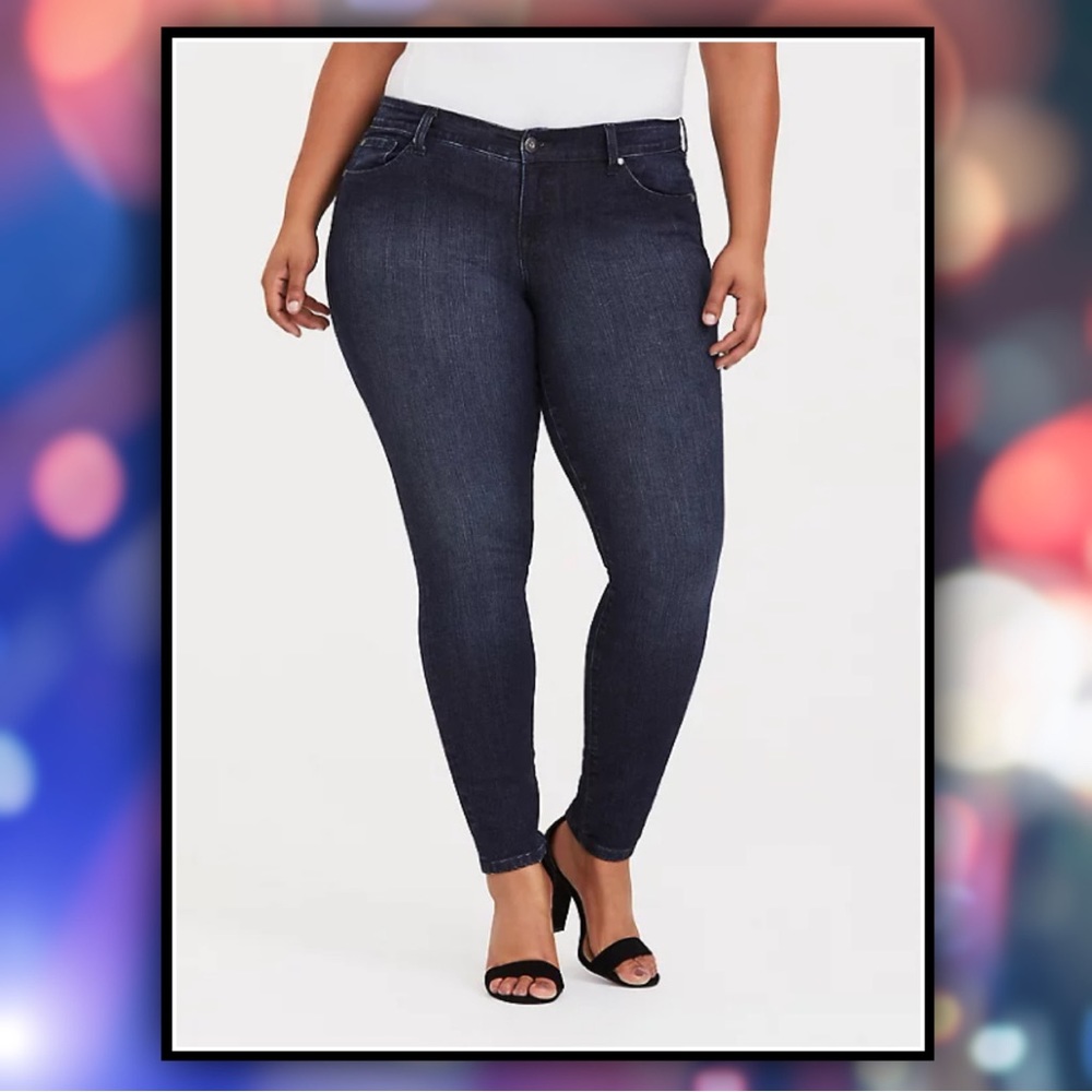 TORRID Dark Wash Skinny Jean #Tdwkj8B - Picture 3 of 5